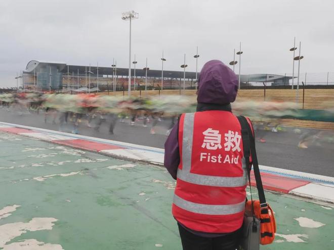 九游体育网站：90天如何跑通一场马拉松生意？(图4)