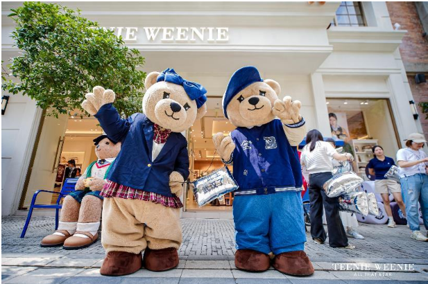 赵露思也带不动了TeenieWeenie少卖62万件南京服装大佬押注五六千元的围巾(图1)