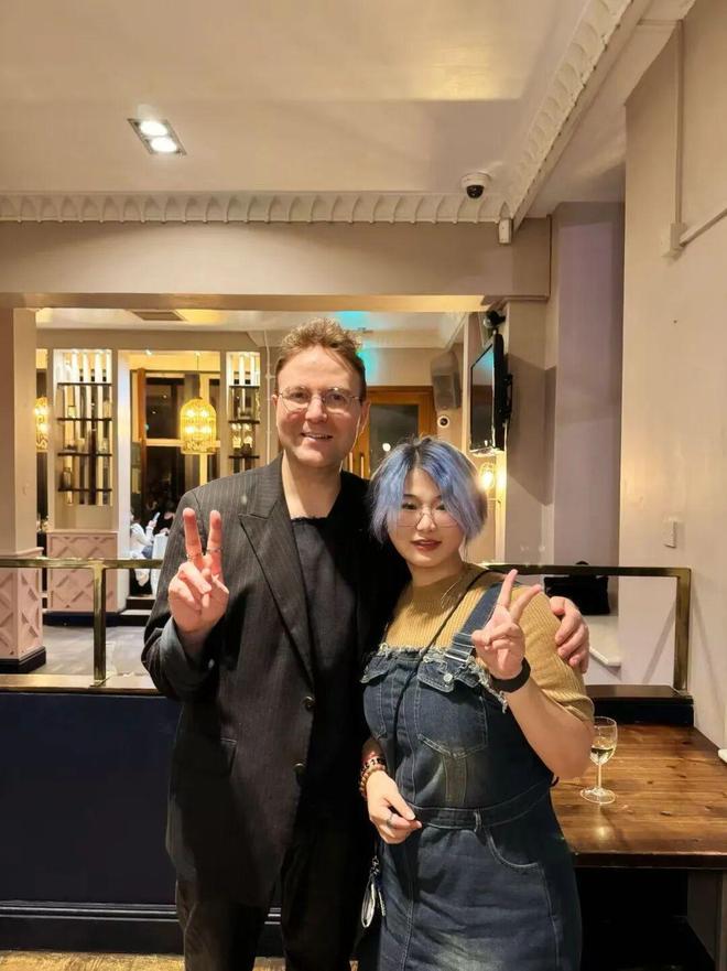 九游体育网站：她的服装设计从江北到世界(图5)